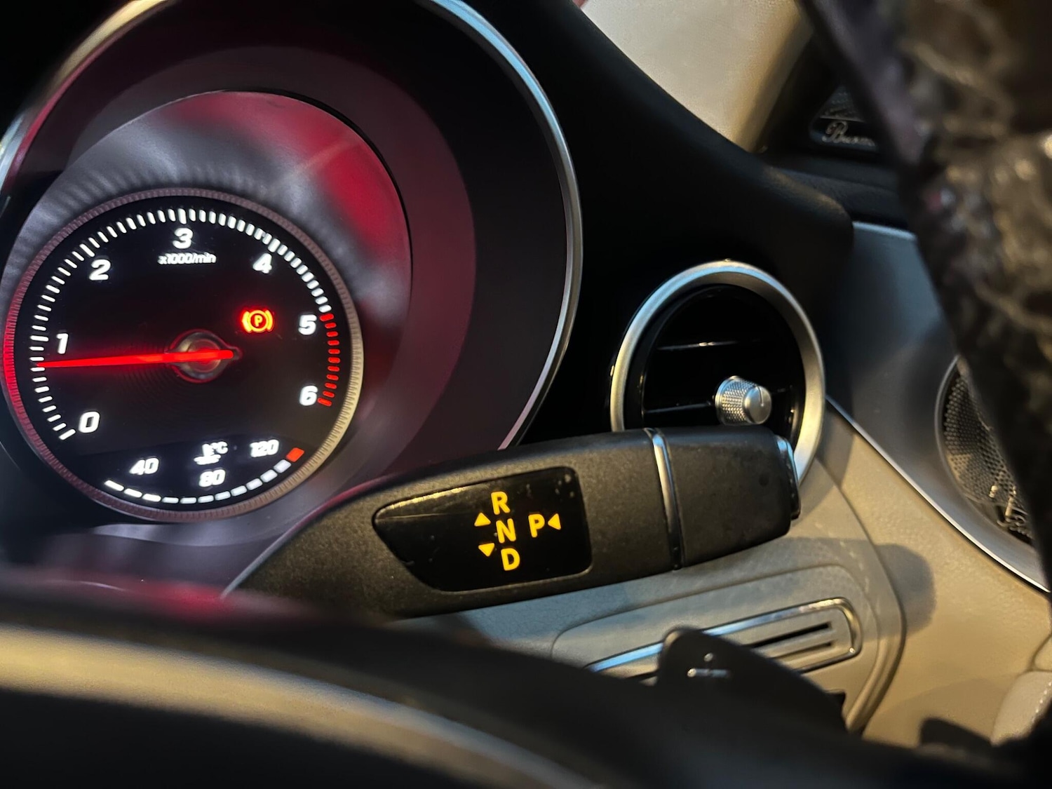 Used Mercedes-Benz C Class 2015 for sale - 76597307: Photo 73