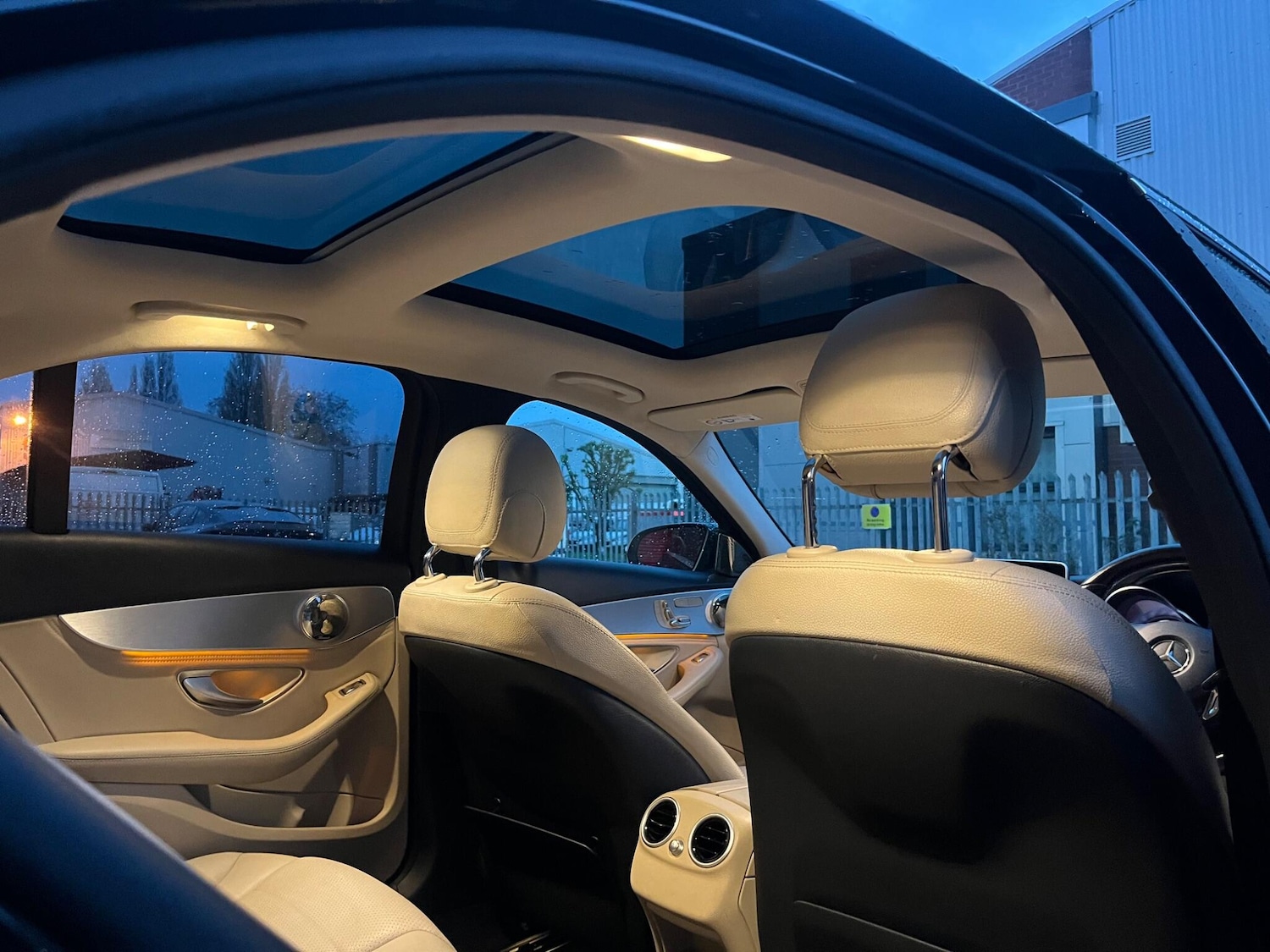 Used Mercedes-Benz C Class 2015 for sale - 76597307: Photo 89