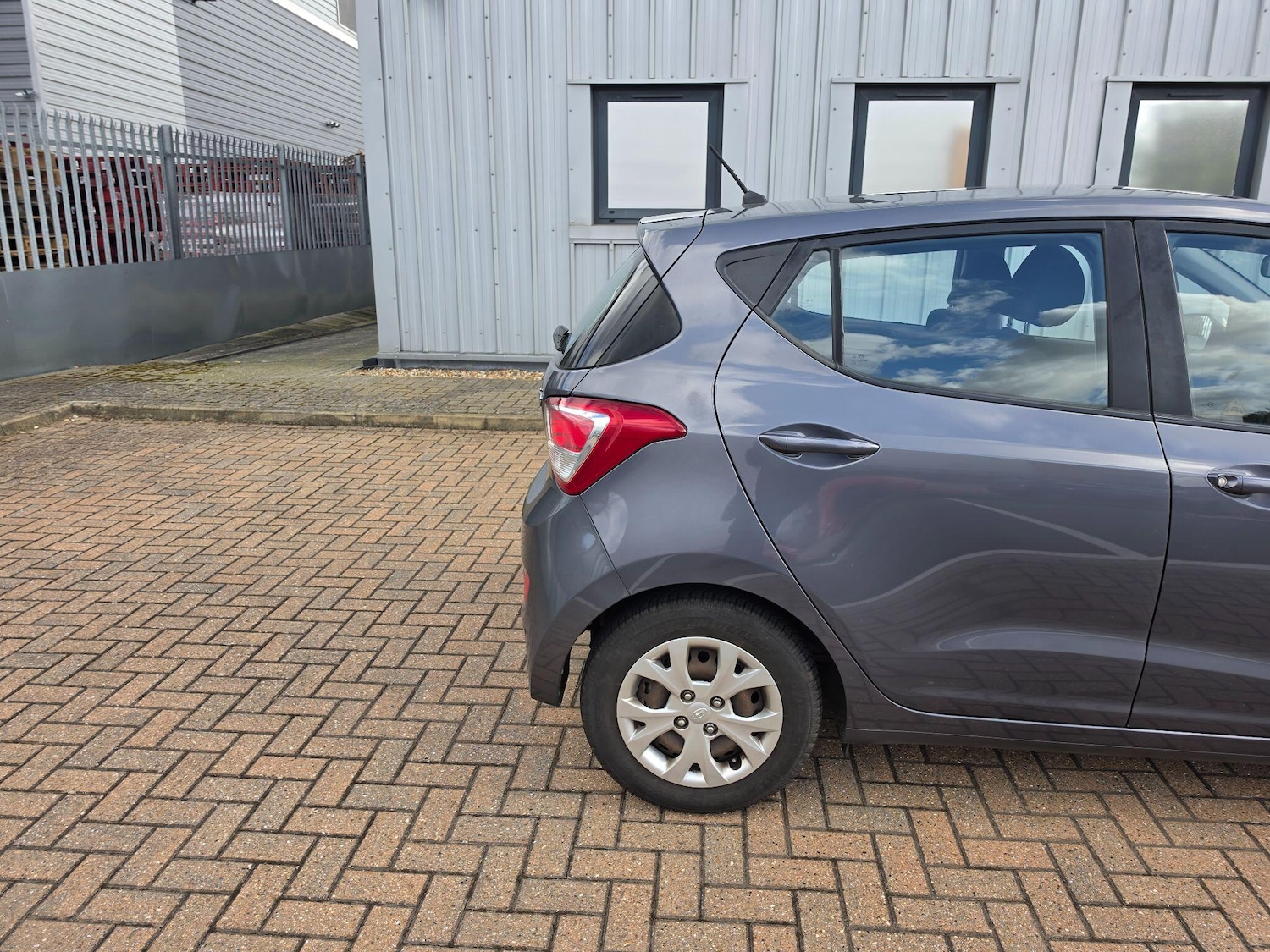 Used Hyundai i10 2014 for sale - 78019482: Photo 27