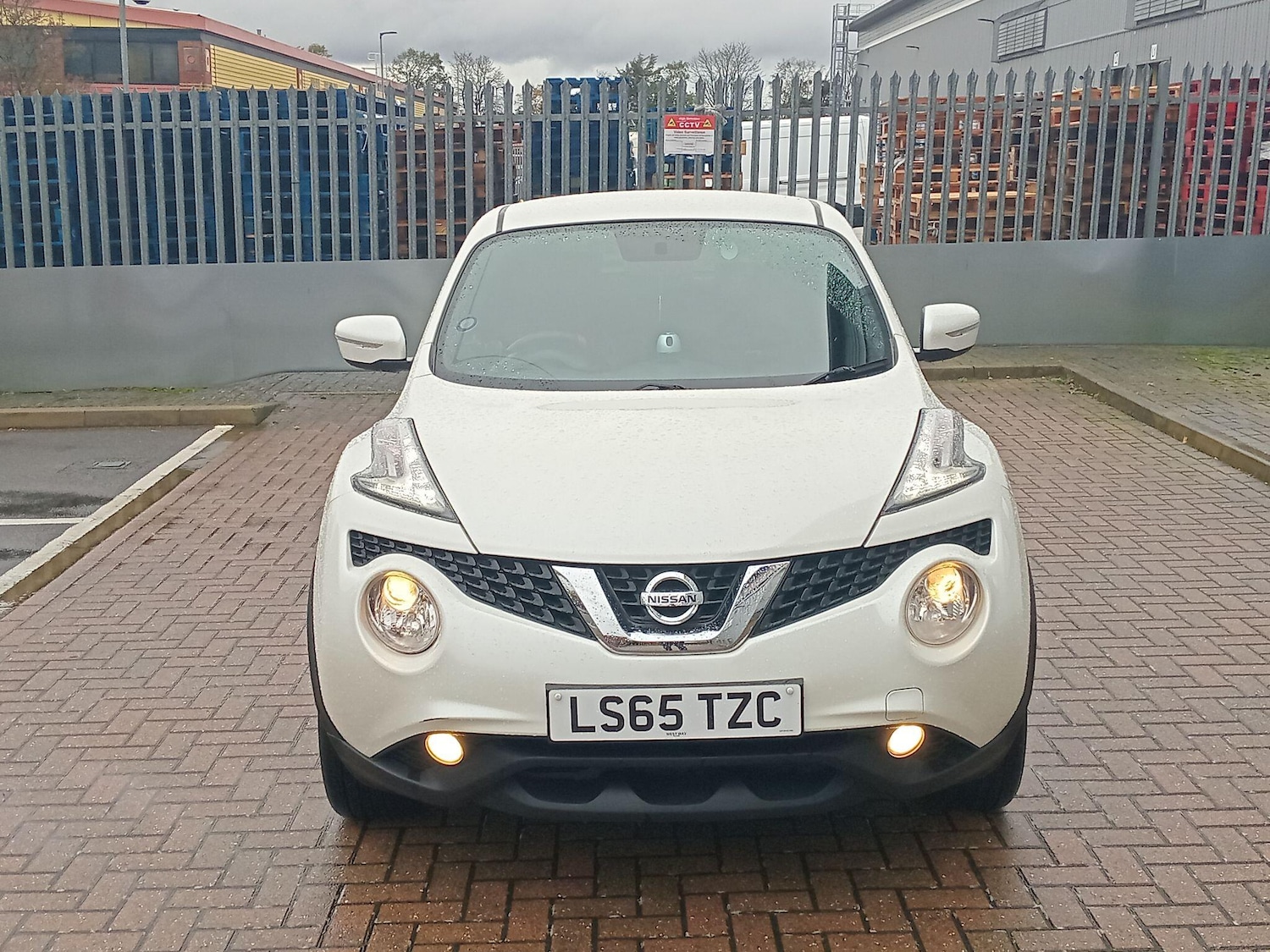 Used Nissan Juke 2015 for sale - 76550768: Photo 2