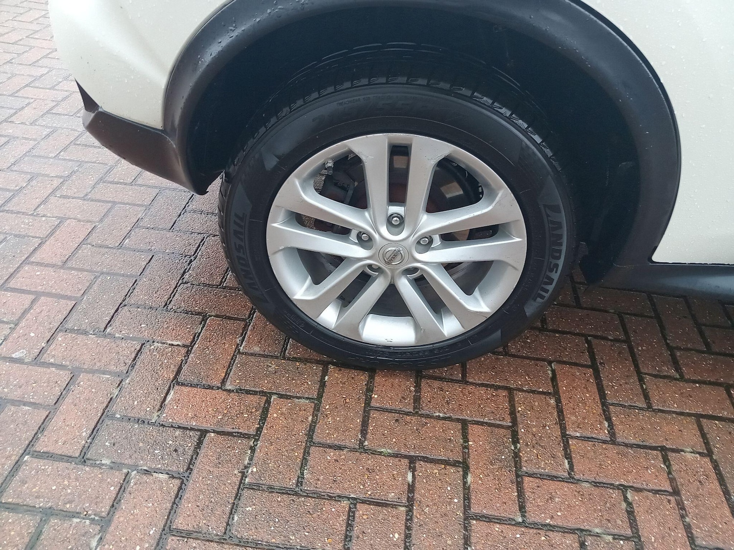 Used Nissan Juke 2015 for sale - 76550768: Photo 30