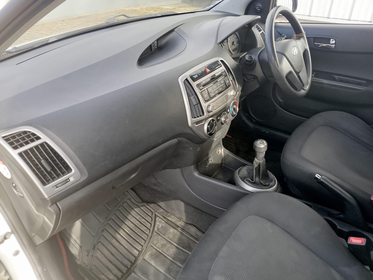 Used Hyundai i20 2012 for sale - 77439740: Photo 15