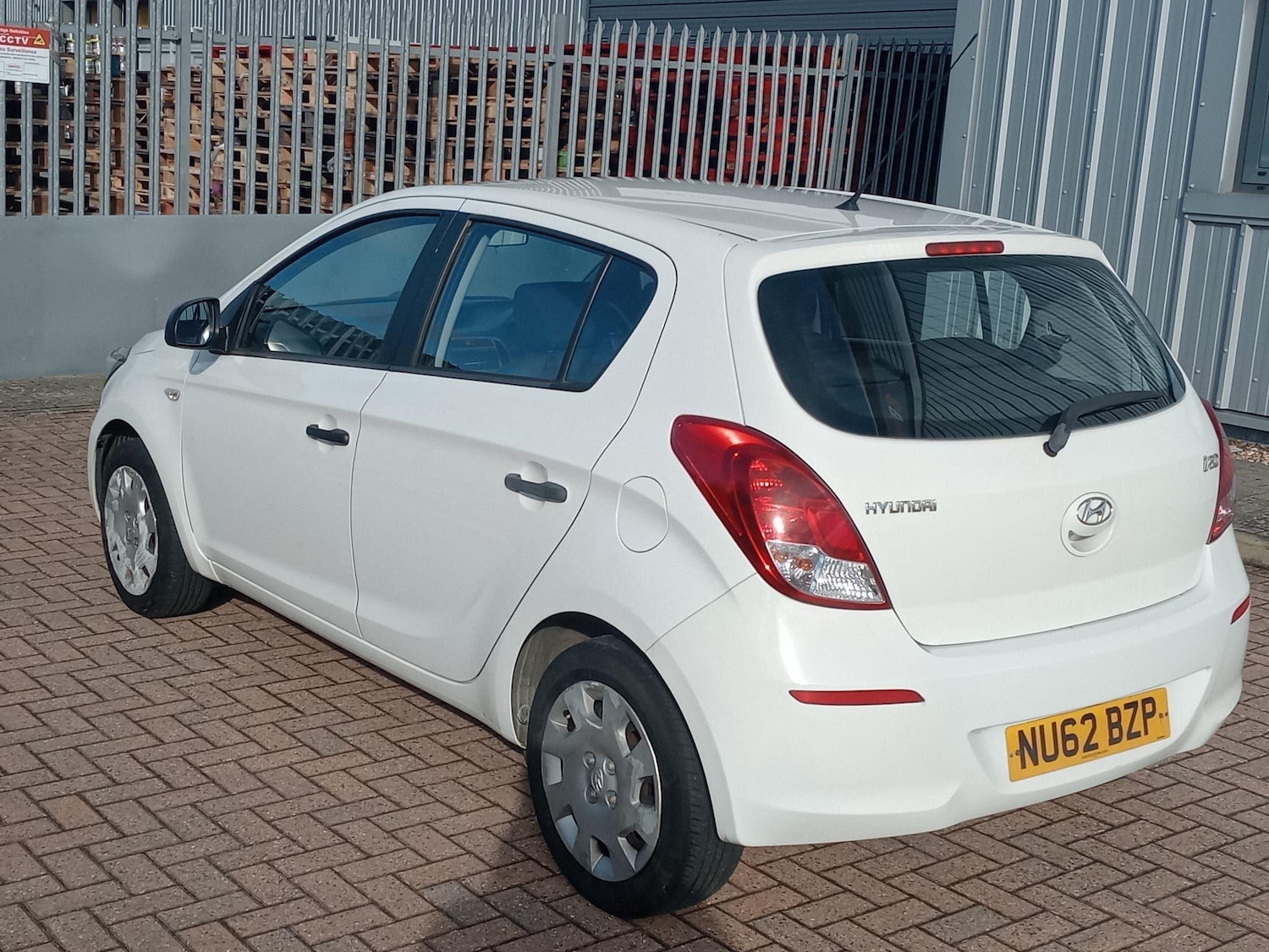 Used Hyundai i20 2012 for sale - 77439740: Photo 2