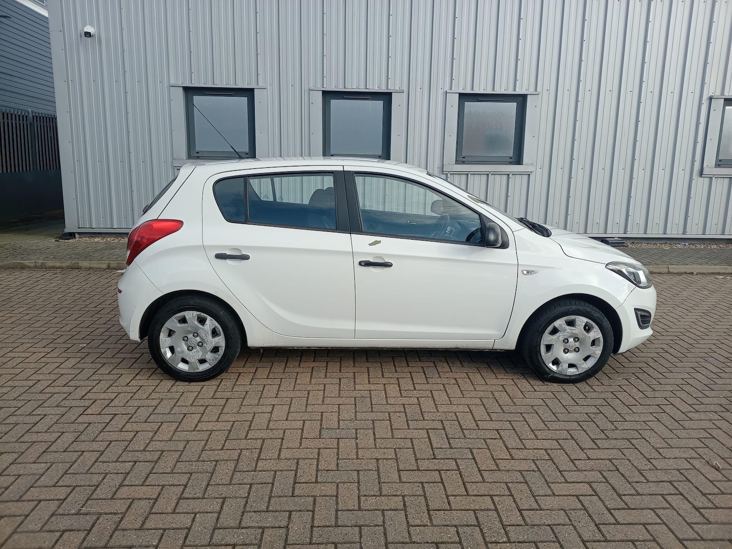 Used Hyundai i20 2012 for sale - 77439740: Photo 9