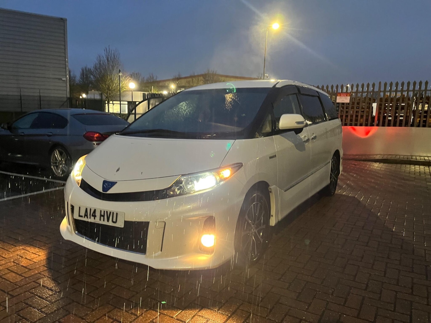 Used Toyota Estima 2026 for sale - 77564768: Photo 12