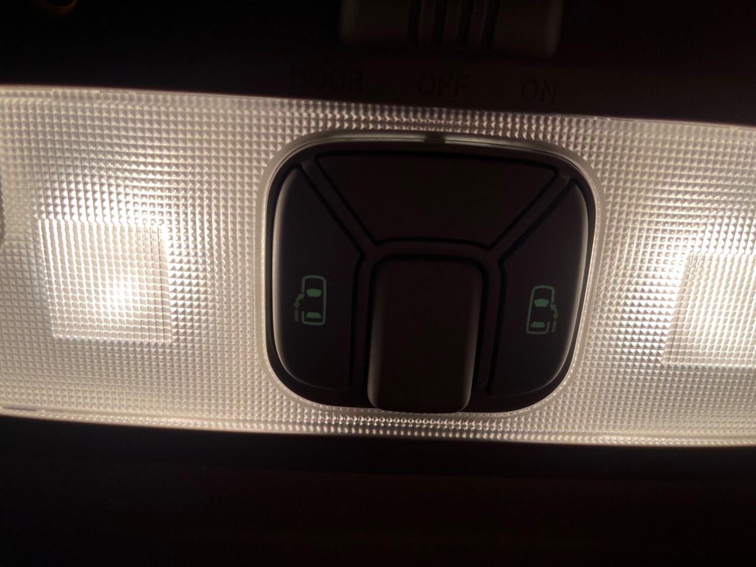 Used Toyota Estima 2026 for sale - 77564768: Photo 33