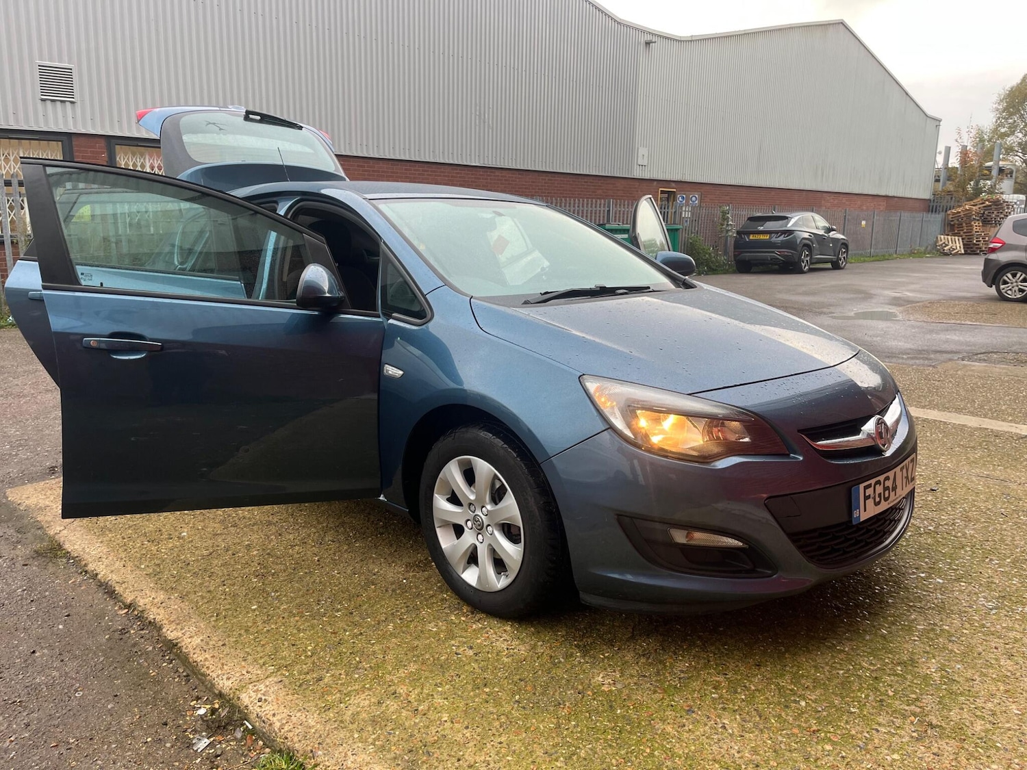 Used Vauxhall Astra for sale - 76521860: Photo 4