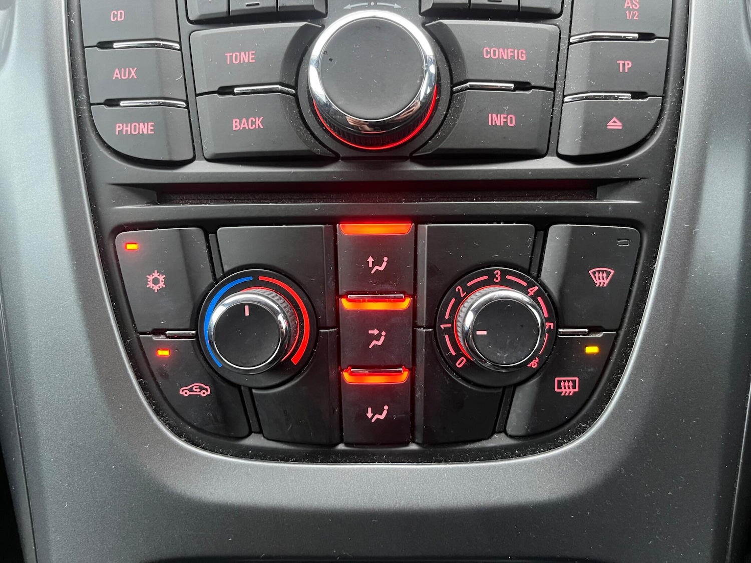 Used Vauxhall Astra for sale - 76521860: Photo 54