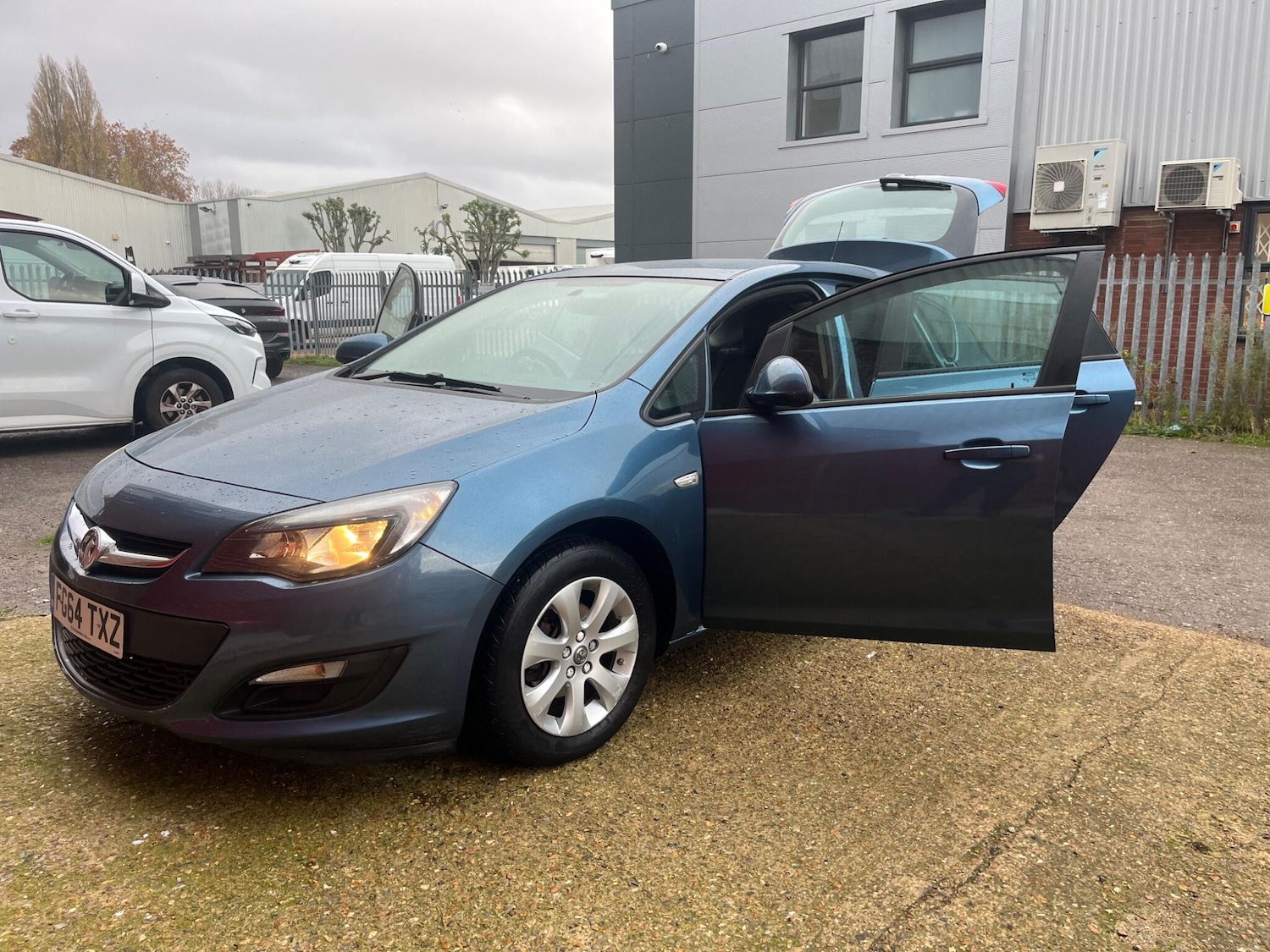 Used Vauxhall Astra for sale - 76521860: Photo 6