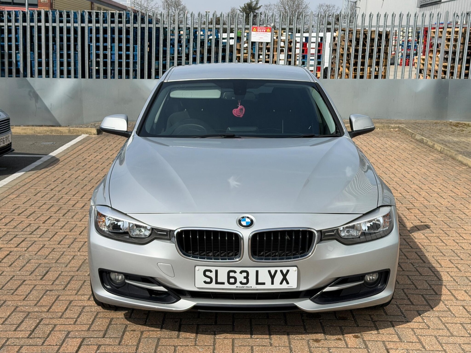 Used BMW 3 Series 2013 for sale - 77982474: Photo 2