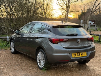 Used Vauxhall Astra 2018 for sale - 77057160: Photo