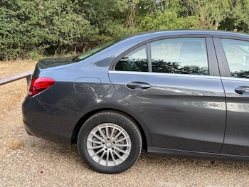 Used Mercedes-Benz C Class 2015 for sale - 79472048: Photo