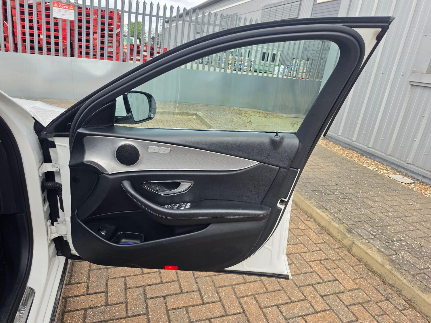 Used Mercedes-Benz E Class for sale - 78214110: Photo 27