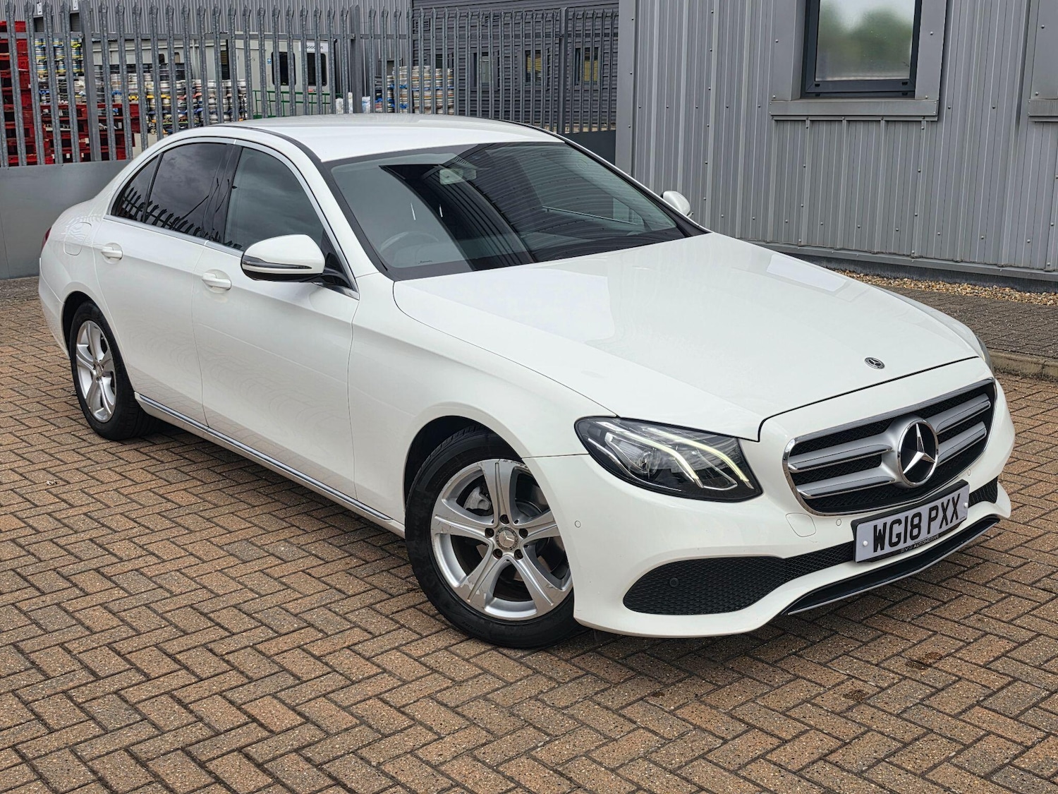 Used Mercedes-Benz E Class for sale - 78214110: Photo 5