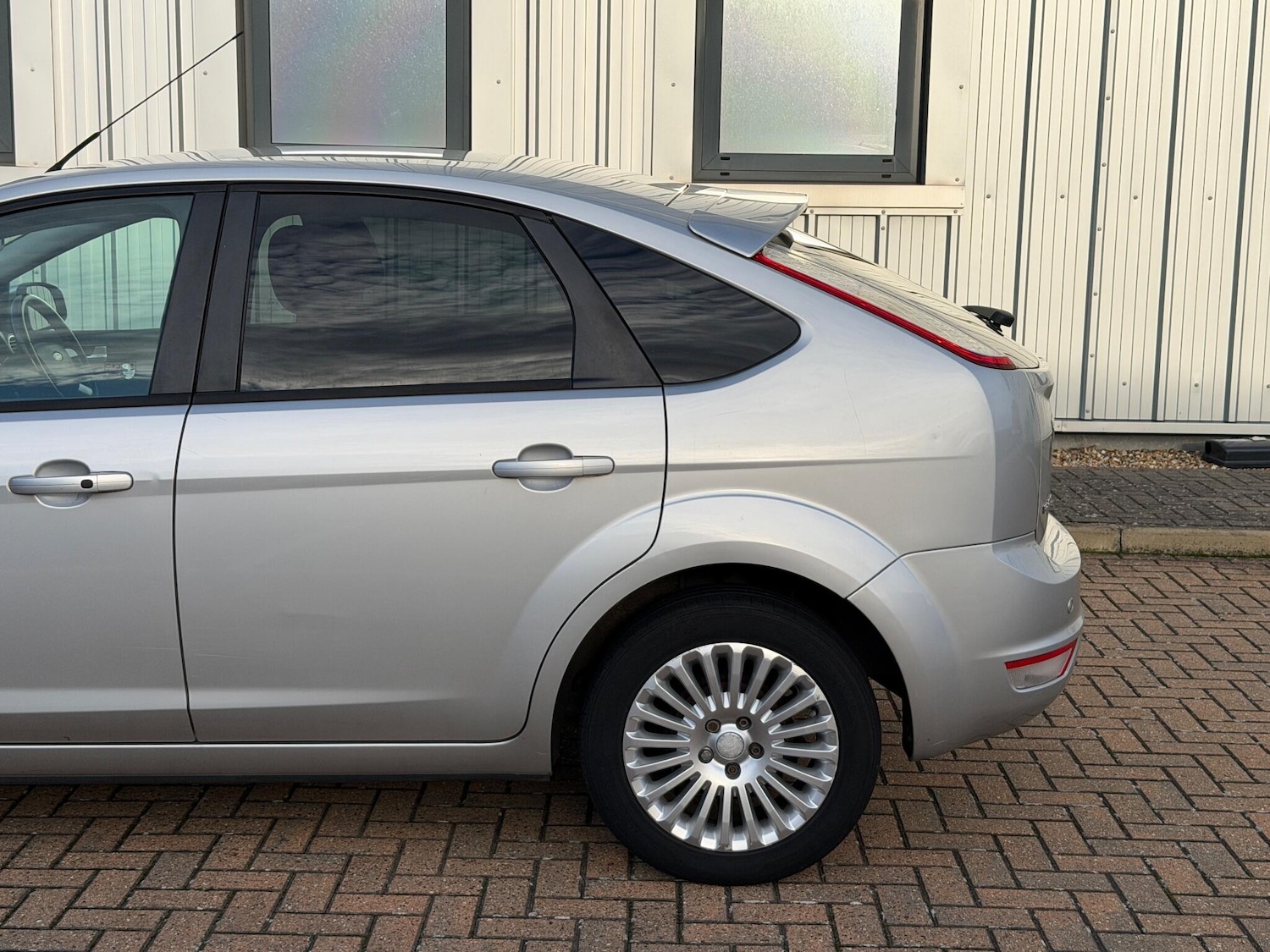 Used Ford Focus 2010 for sale - 76408993: Photo 10