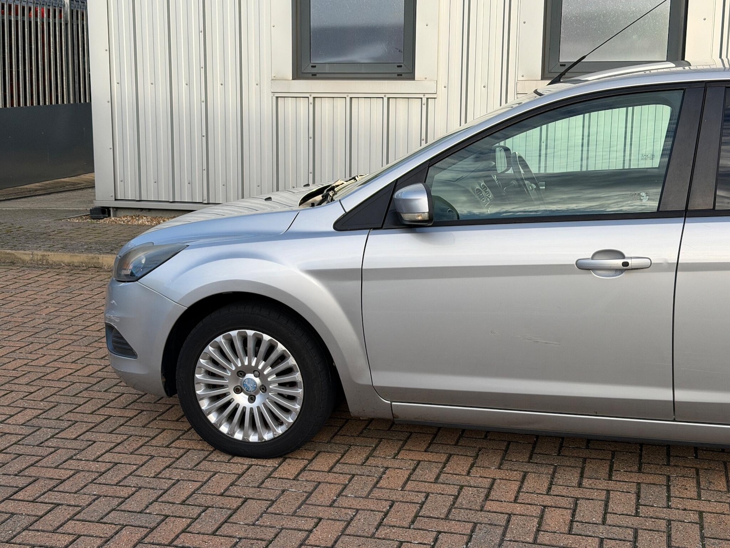 Used Ford Focus 2010 for sale - 76408993: Photo 11