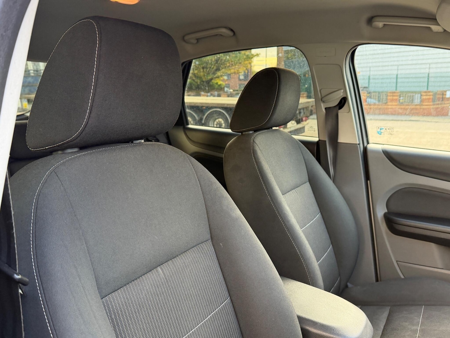 Used Ford Focus 2010 for sale - 76408993: Photo 23