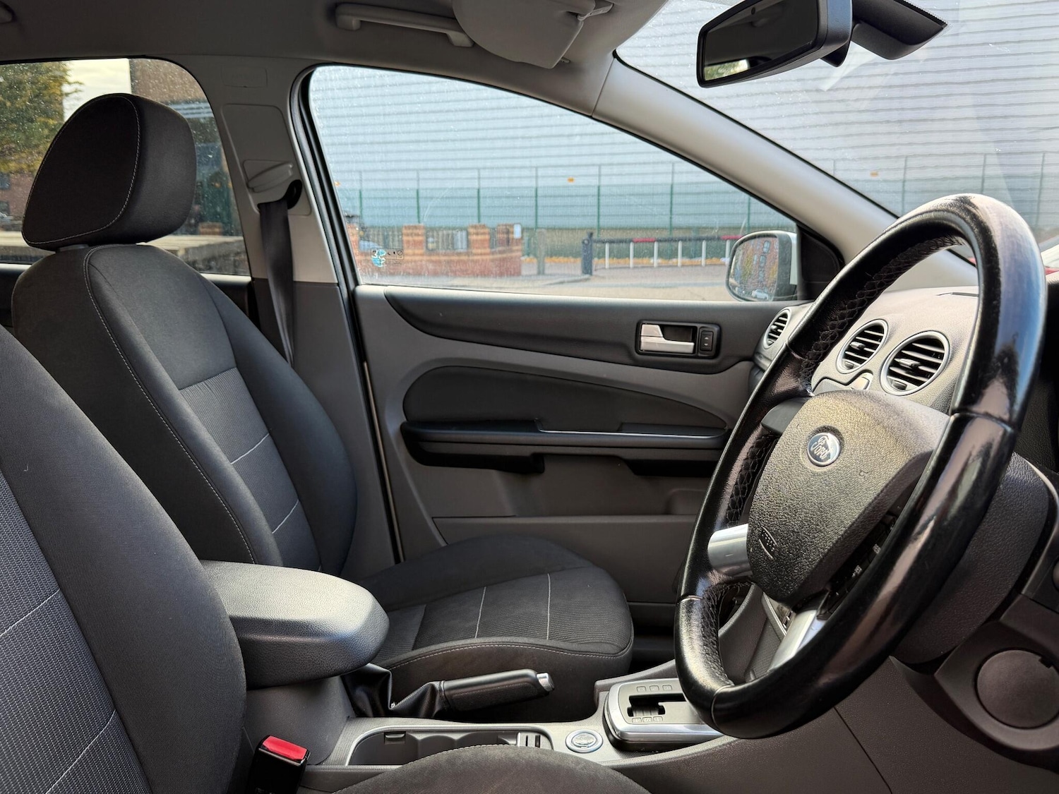 Used Ford Focus 2010 for sale - 76408993: Photo 24