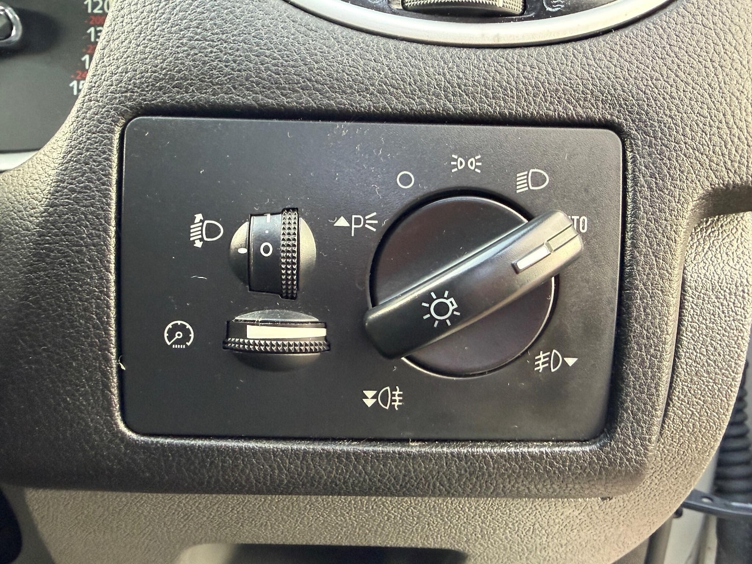 Used Ford Focus 2010 for sale - 76408993: Photo 31