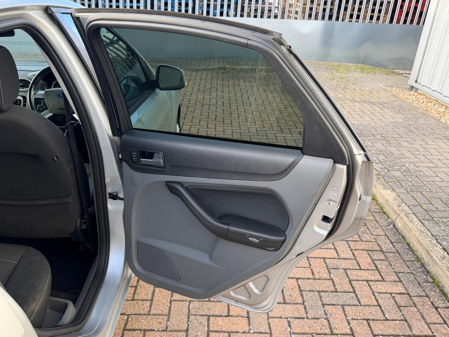 Used Ford Focus 2010 for sale - 76408993: Photo 41