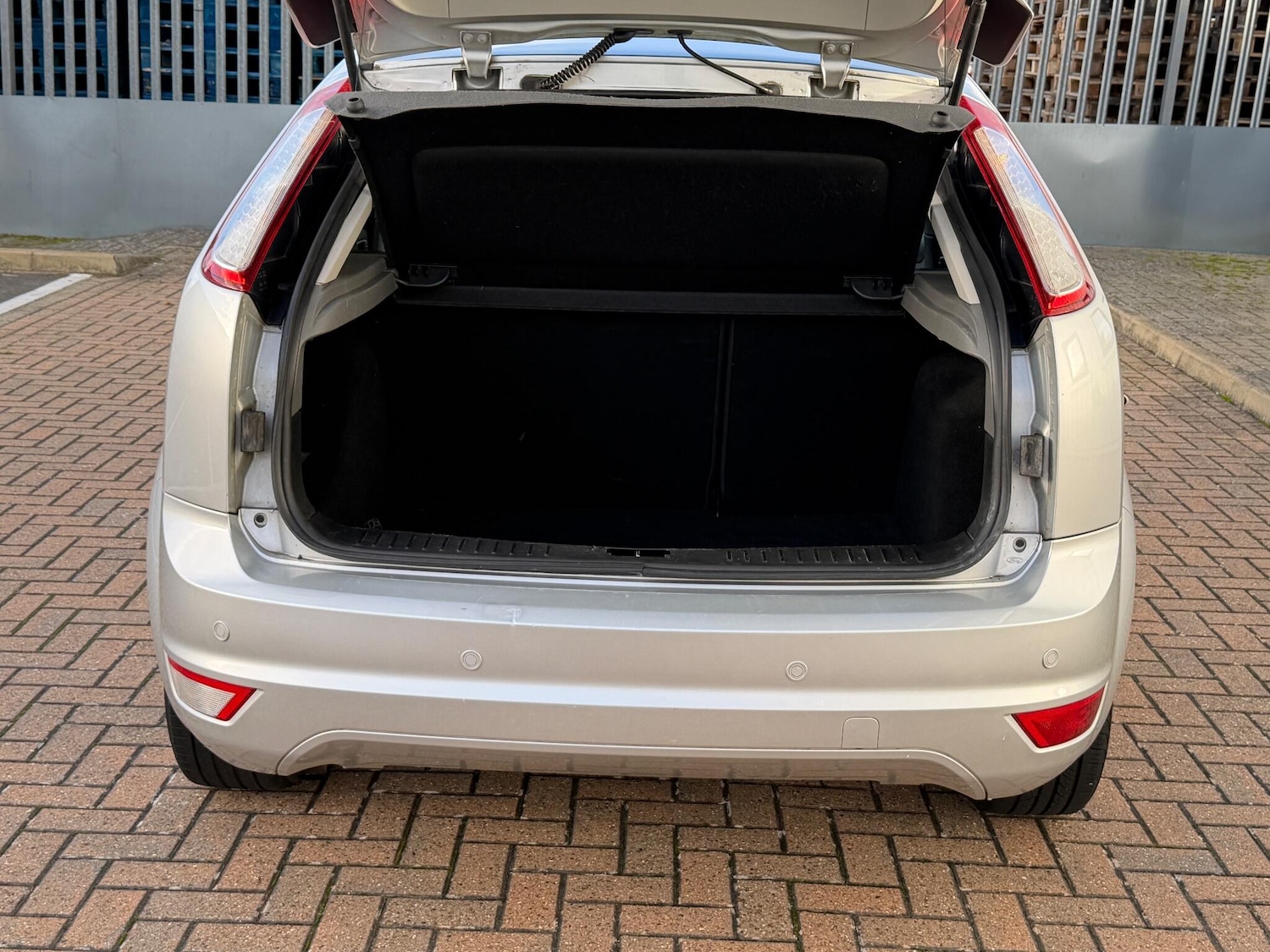 Used Ford Focus 2010 for sale - 76408993: Photo 50