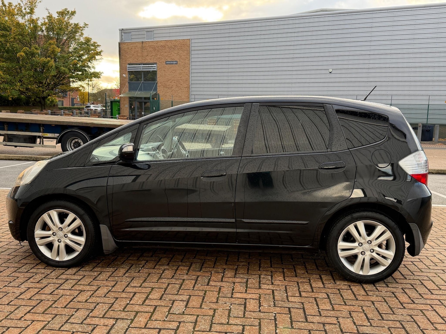 Used Honda Jazz 2010 for sale - 76377629: Photo 10