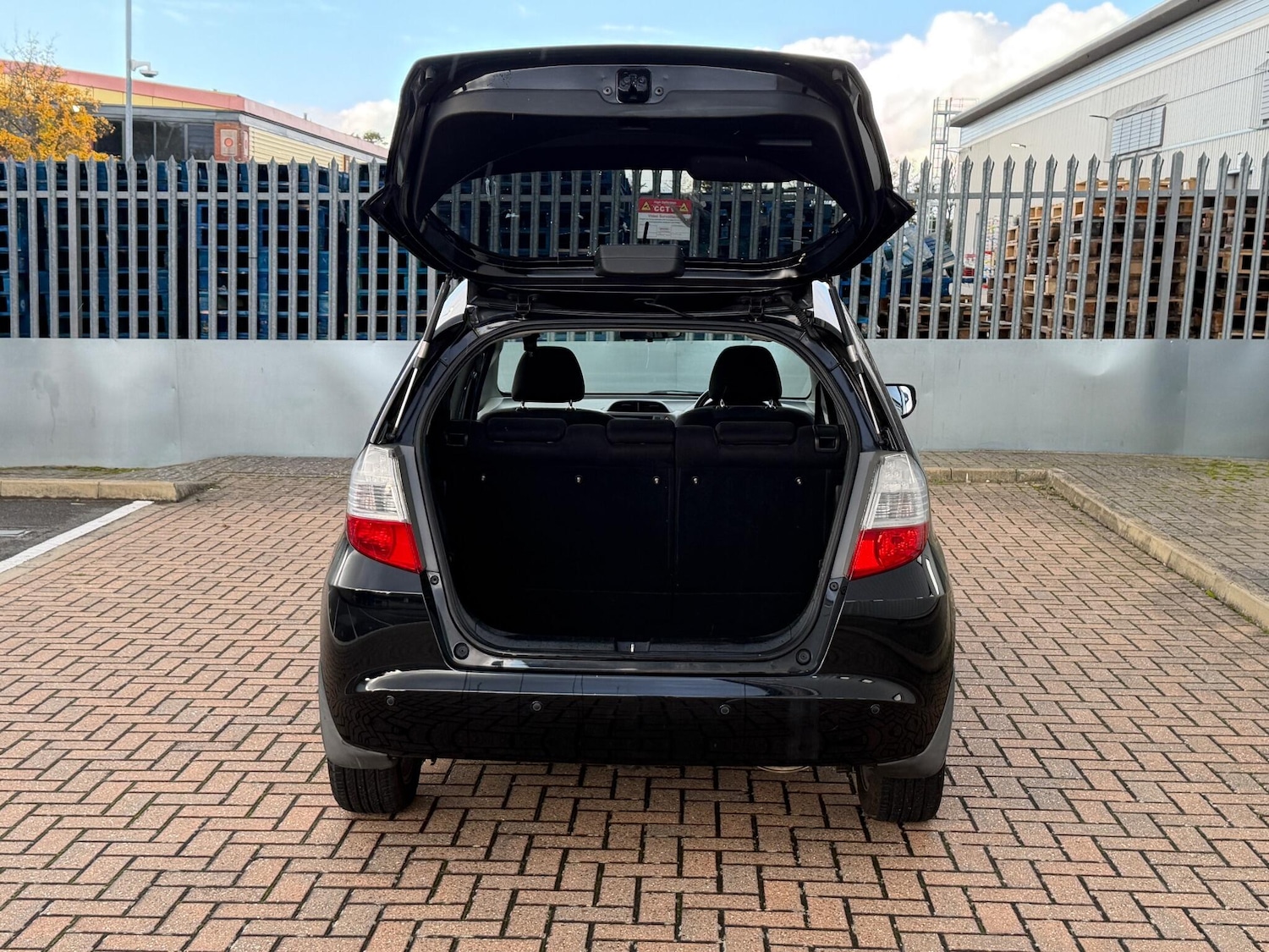 Used Honda Jazz 2010 for sale - 76377629: Photo 11