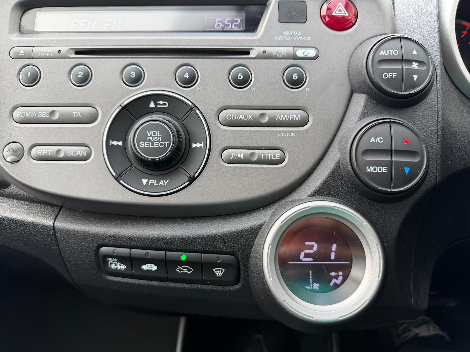 Used Honda Jazz 2010 for sale - 76377629: Photo 21