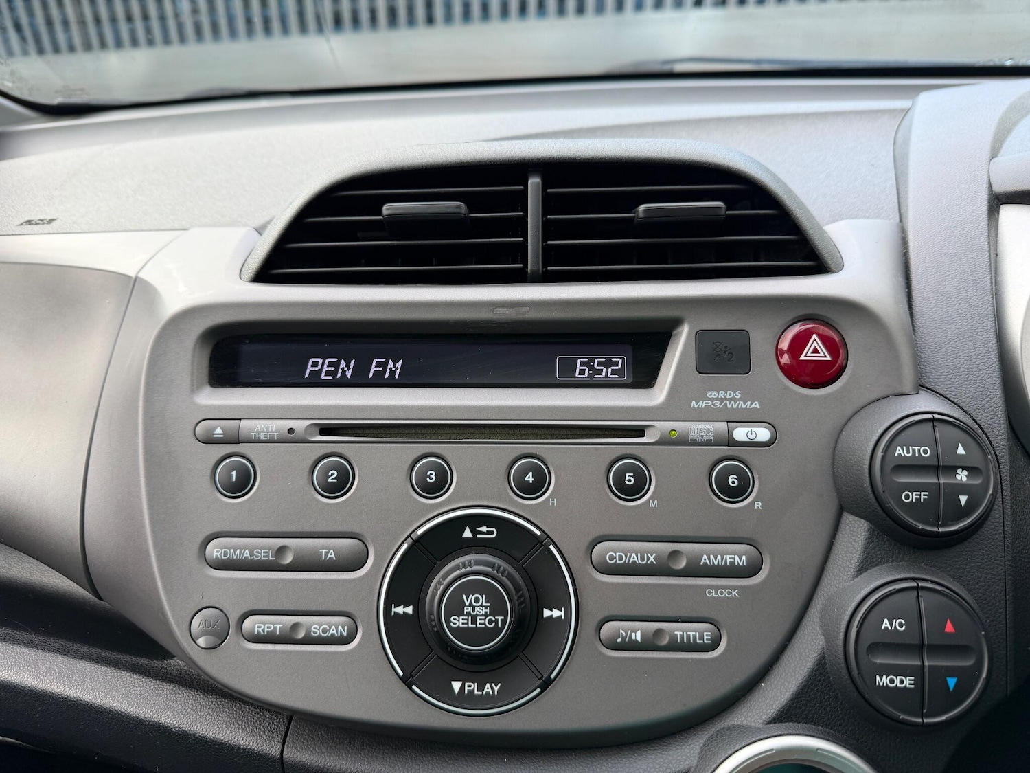 Used Honda Jazz 2010 for sale - 76377629: Photo 22