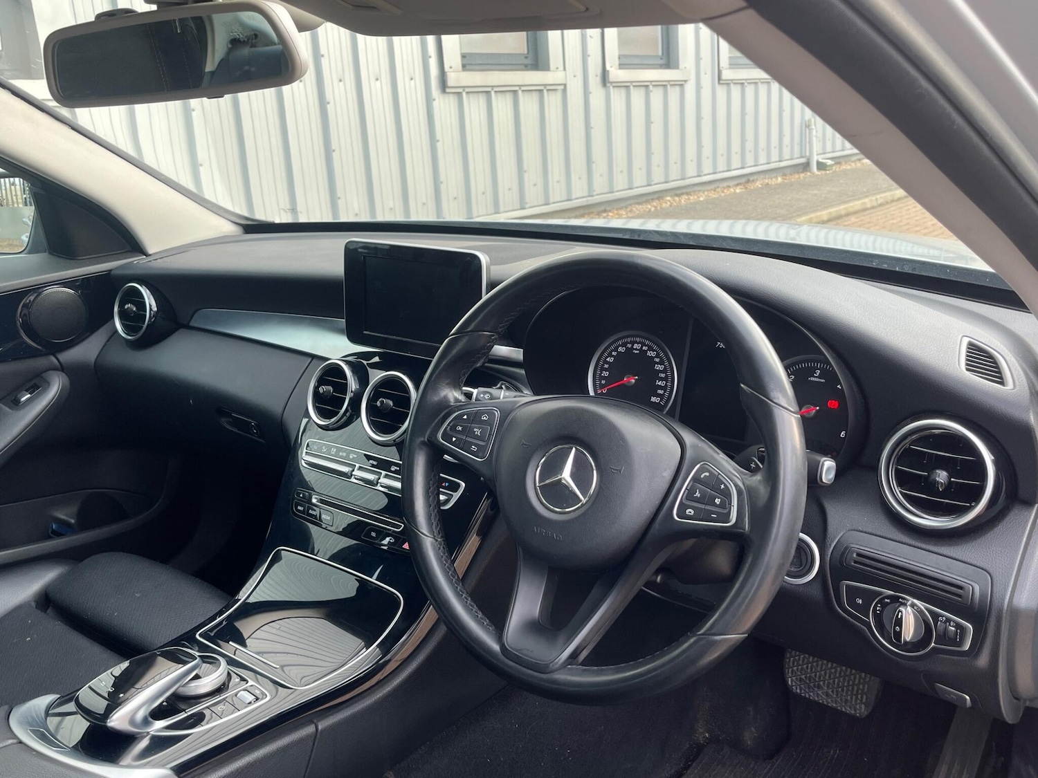 Used Mercedes-Benz C Class 2016 for sale - 77315169: Photo 32