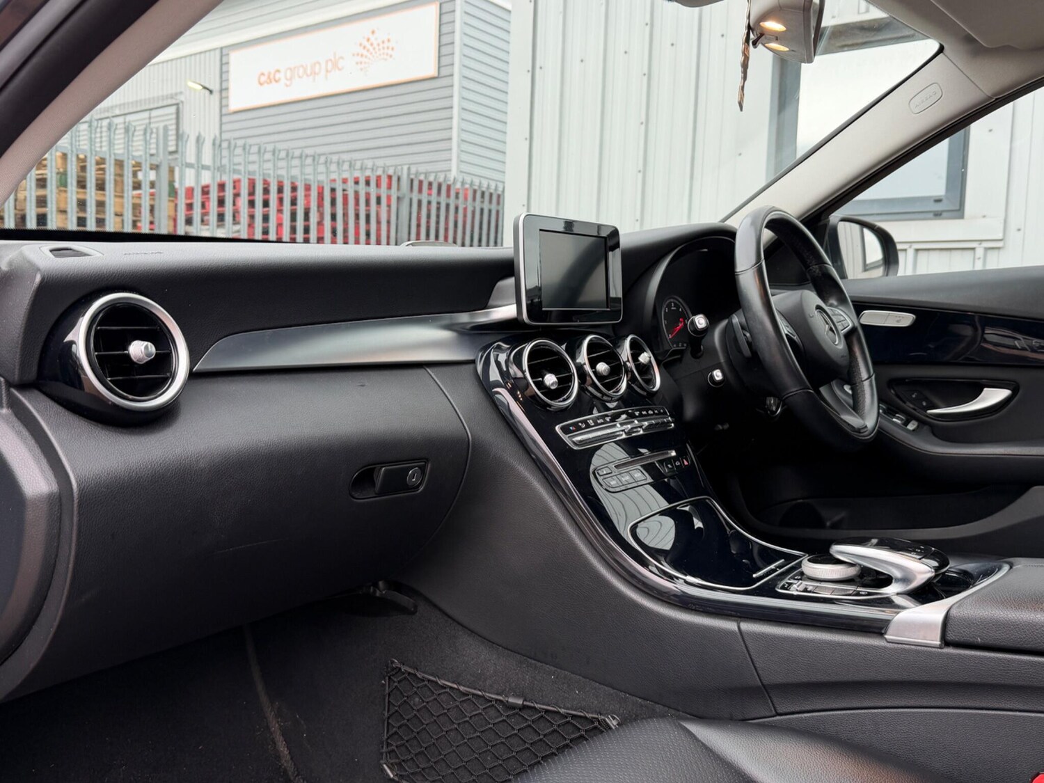 Used Mercedes-Benz C Class 2015 for sale - 77908611: Photo 12