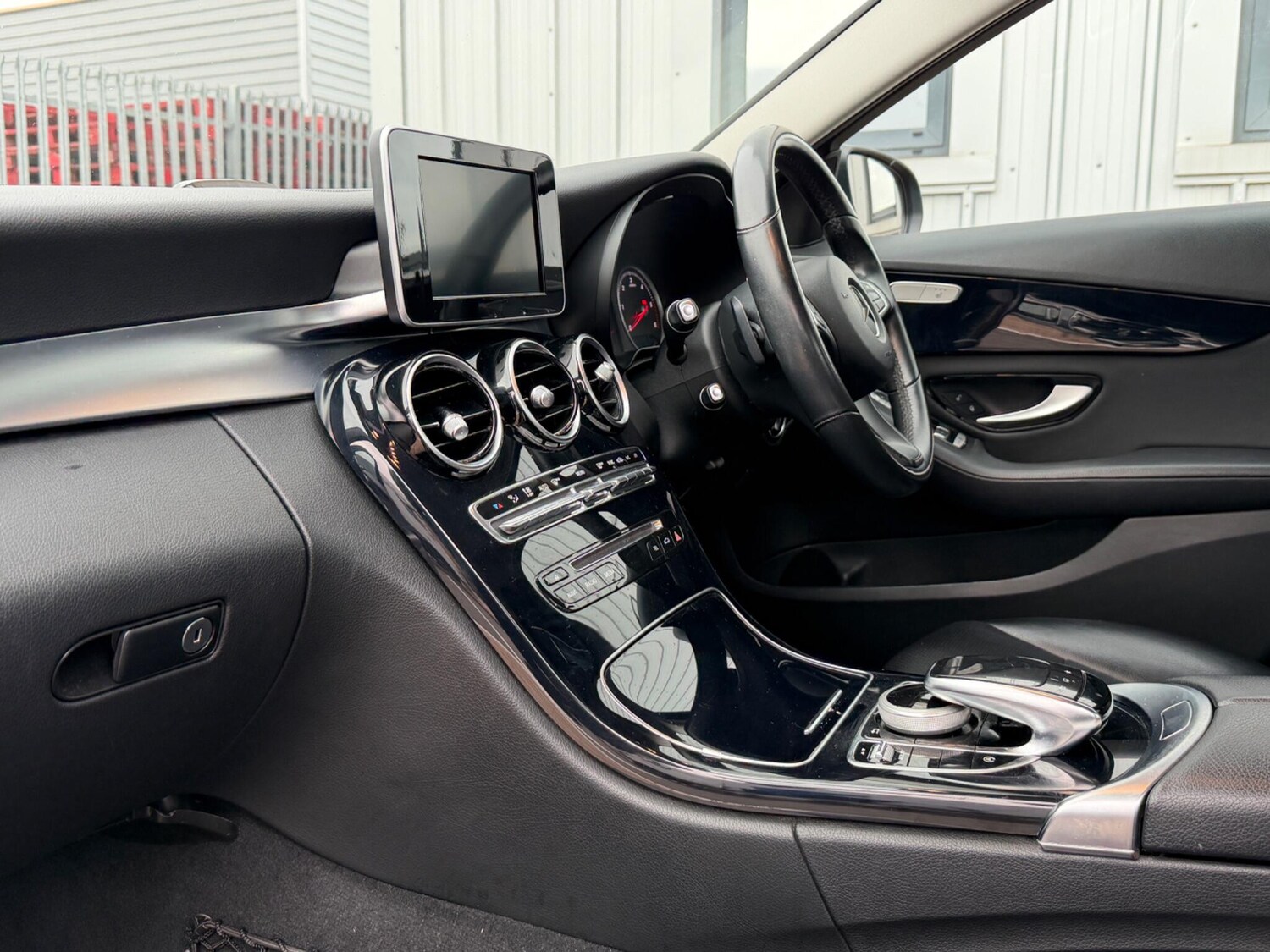 Used Mercedes-Benz C Class 2015 for sale - 77908611: Photo 13