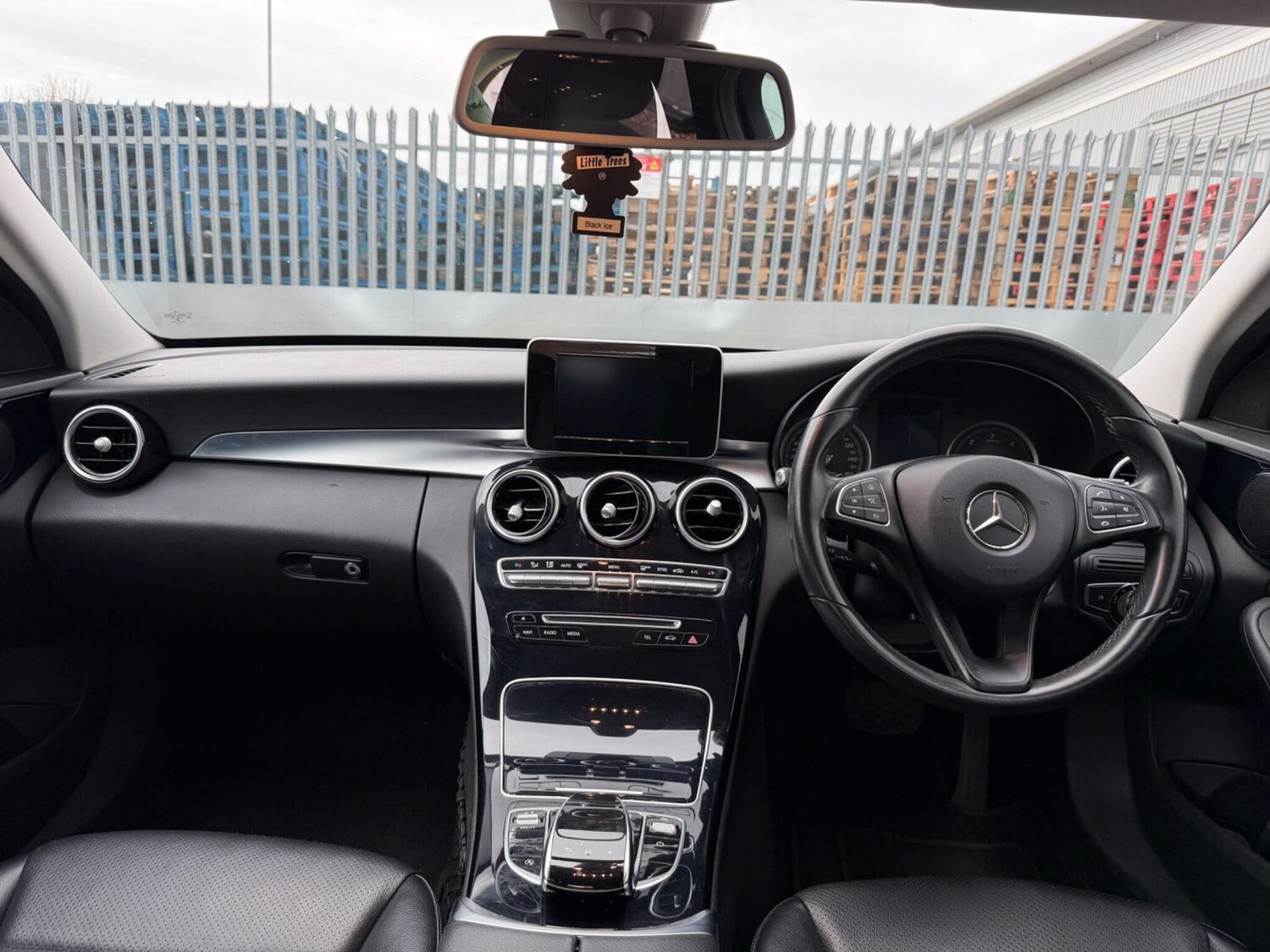 Used Mercedes-Benz C Class 2015 for sale - 77908611: Photo 14