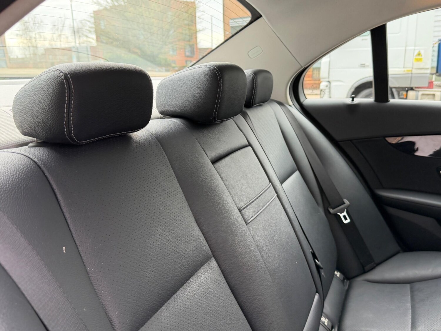 Used Mercedes-Benz C Class 2015 for sale - 77908611: Photo 24