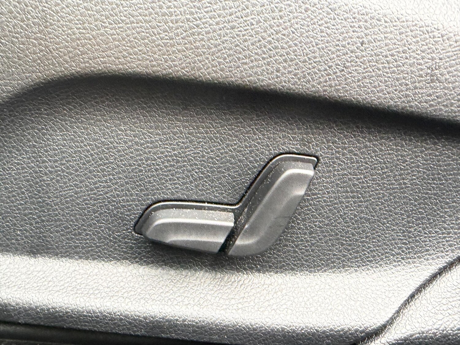 Used Mercedes-Benz C Class 2015 for sale - 77908611: Photo 25