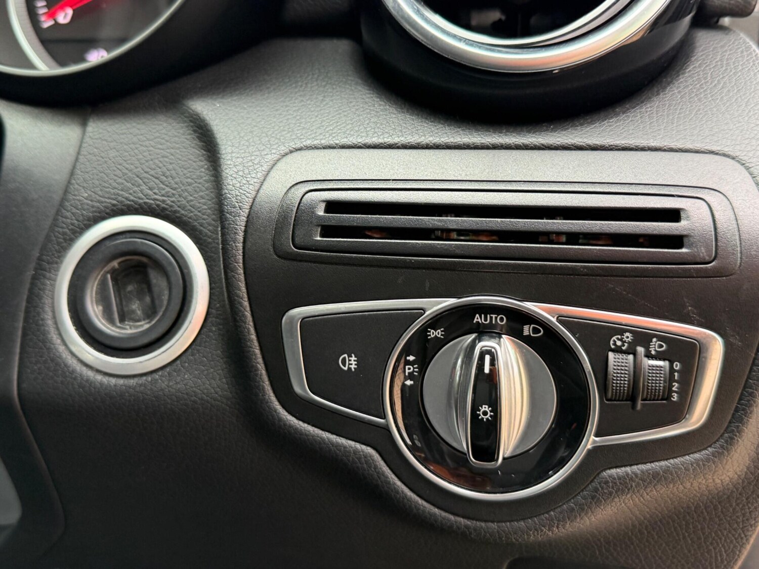 Used Mercedes-Benz C Class 2015 for sale - 77908611: Photo 26