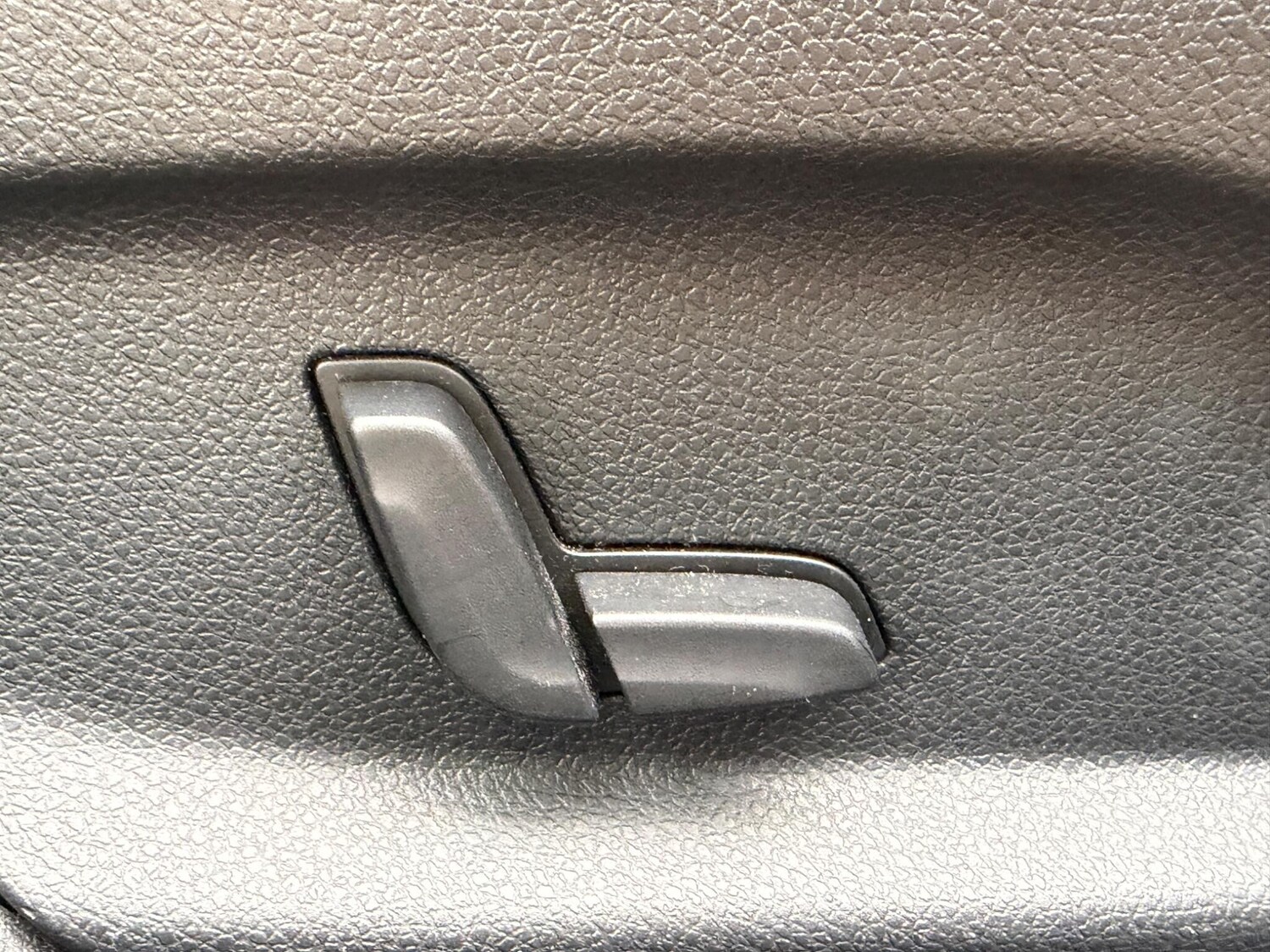 Used Mercedes-Benz C Class 2015 for sale - 77908611: Photo 31