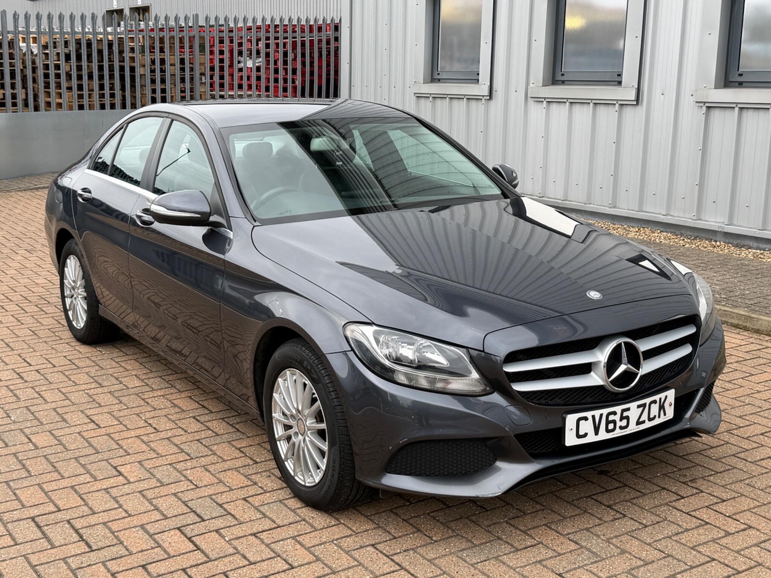 Used Mercedes-Benz C Class 2015 for sale - 77908611: Photo 5