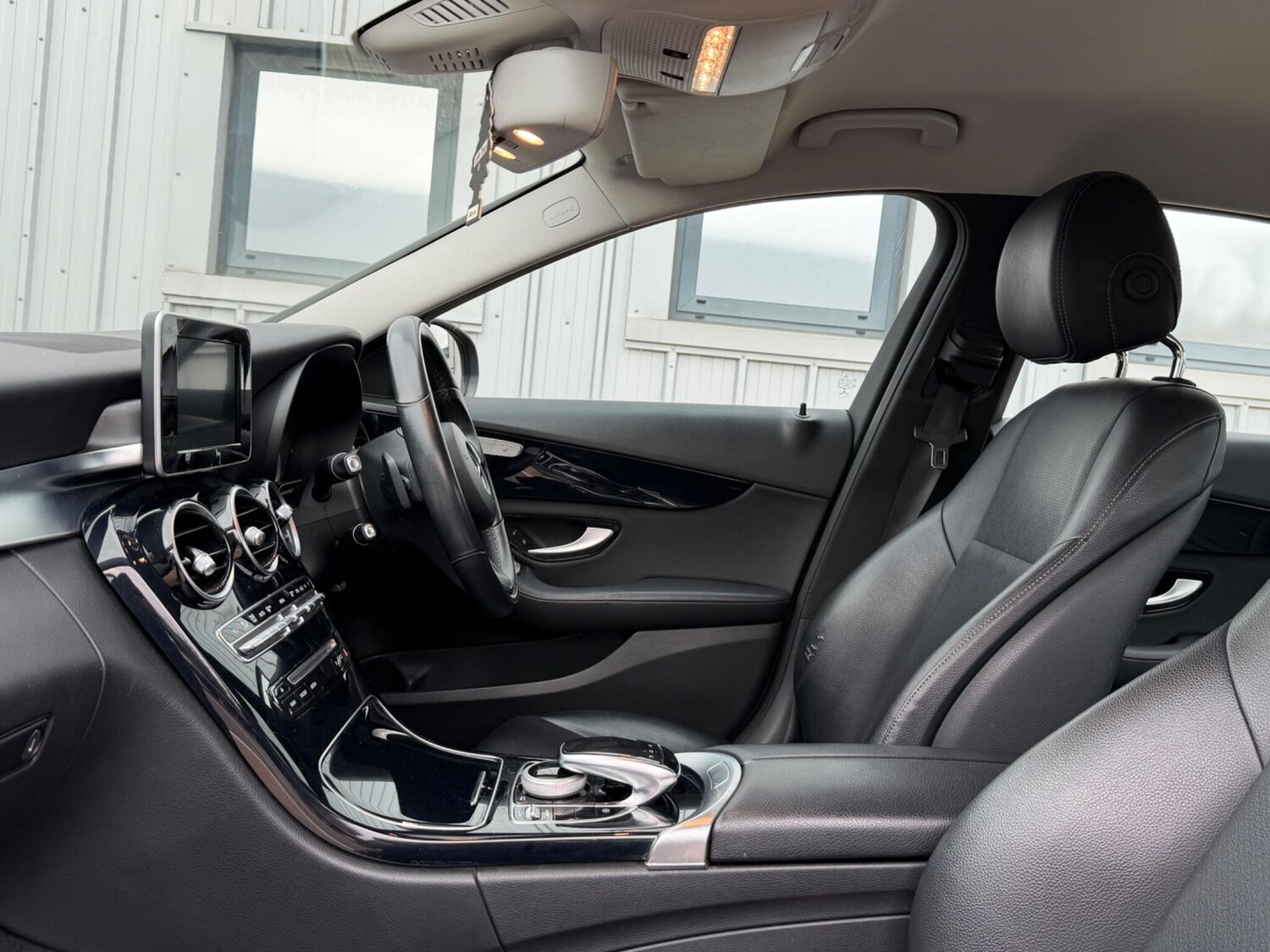 Used Mercedes-Benz C Class 2015 for sale - 77908611: Photo 55