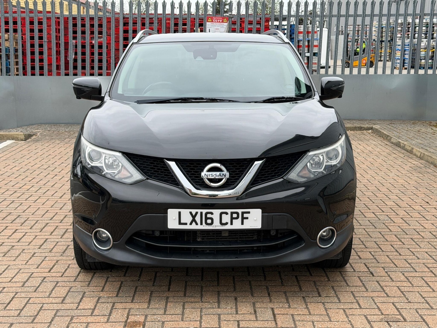 Used Nissan Qashqai 2016 for sale - 78101260: Photo 2