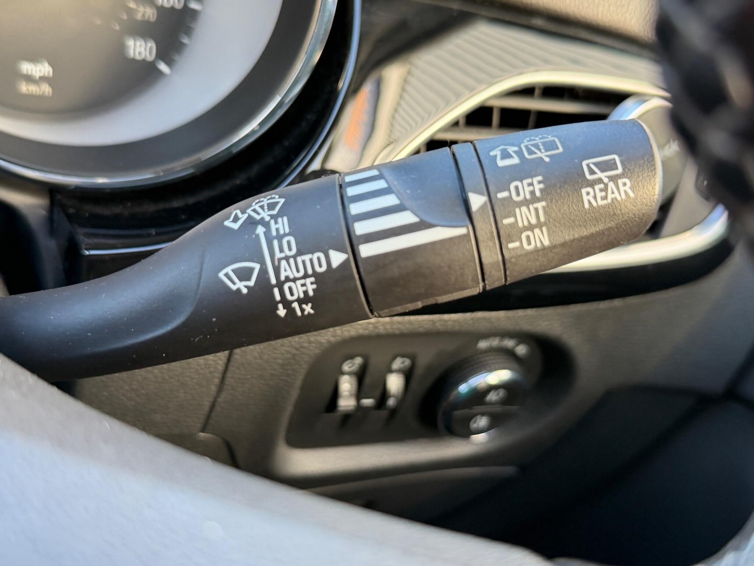 Used Vauxhall Astra 2017 for sale - 77015416: Photo 31