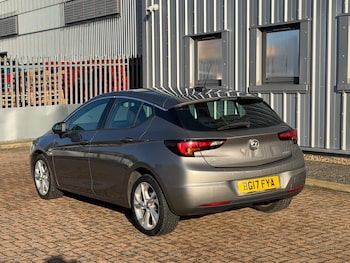 Used Vauxhall Astra 2017 for sale - 77015416: Photo