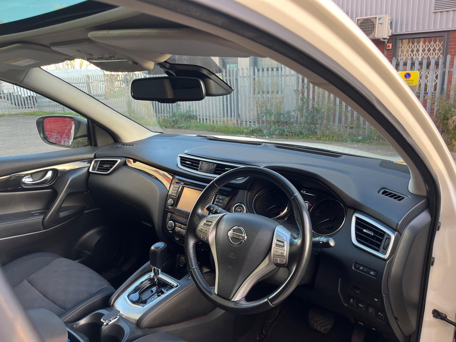 Used Nissan Qashqai 2015 for sale - 76528111: Photo 29