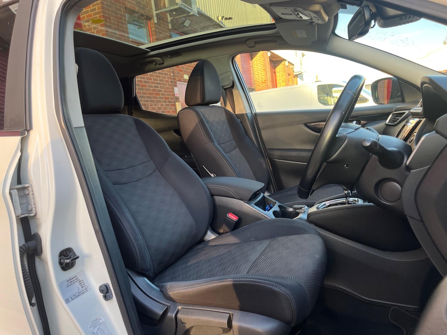 Used Nissan Qashqai 2015 for sale - 76528111: Photo 34