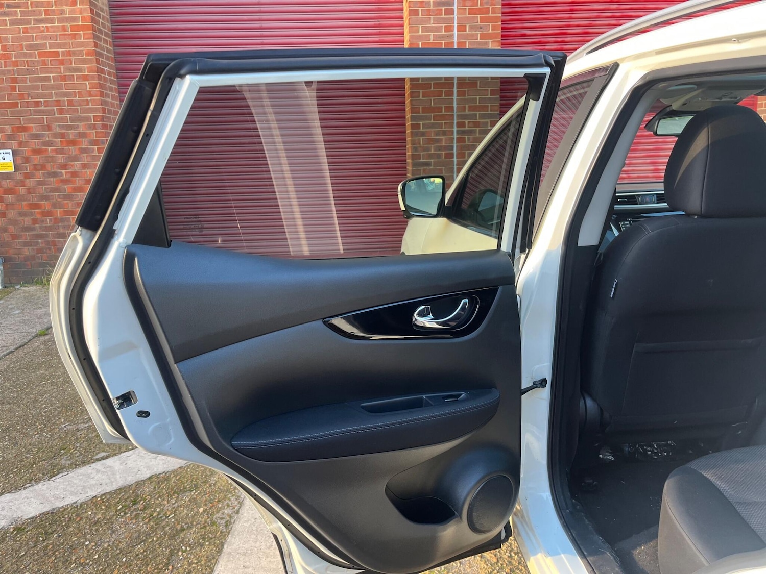 Used Nissan Qashqai 2015 for sale - 76528111: Photo 56