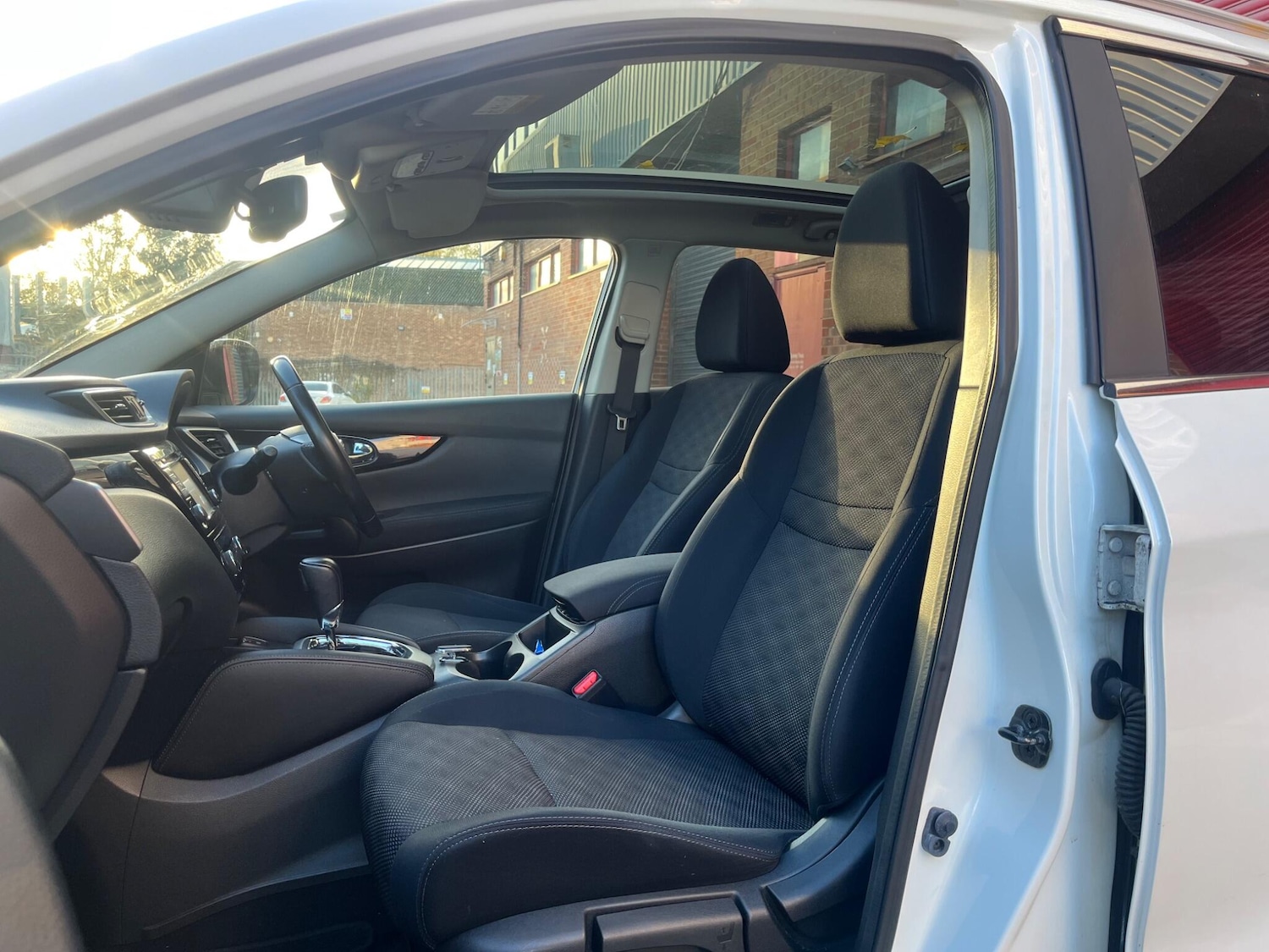 Used Nissan Qashqai 2015 for sale - 76528111: Photo 79