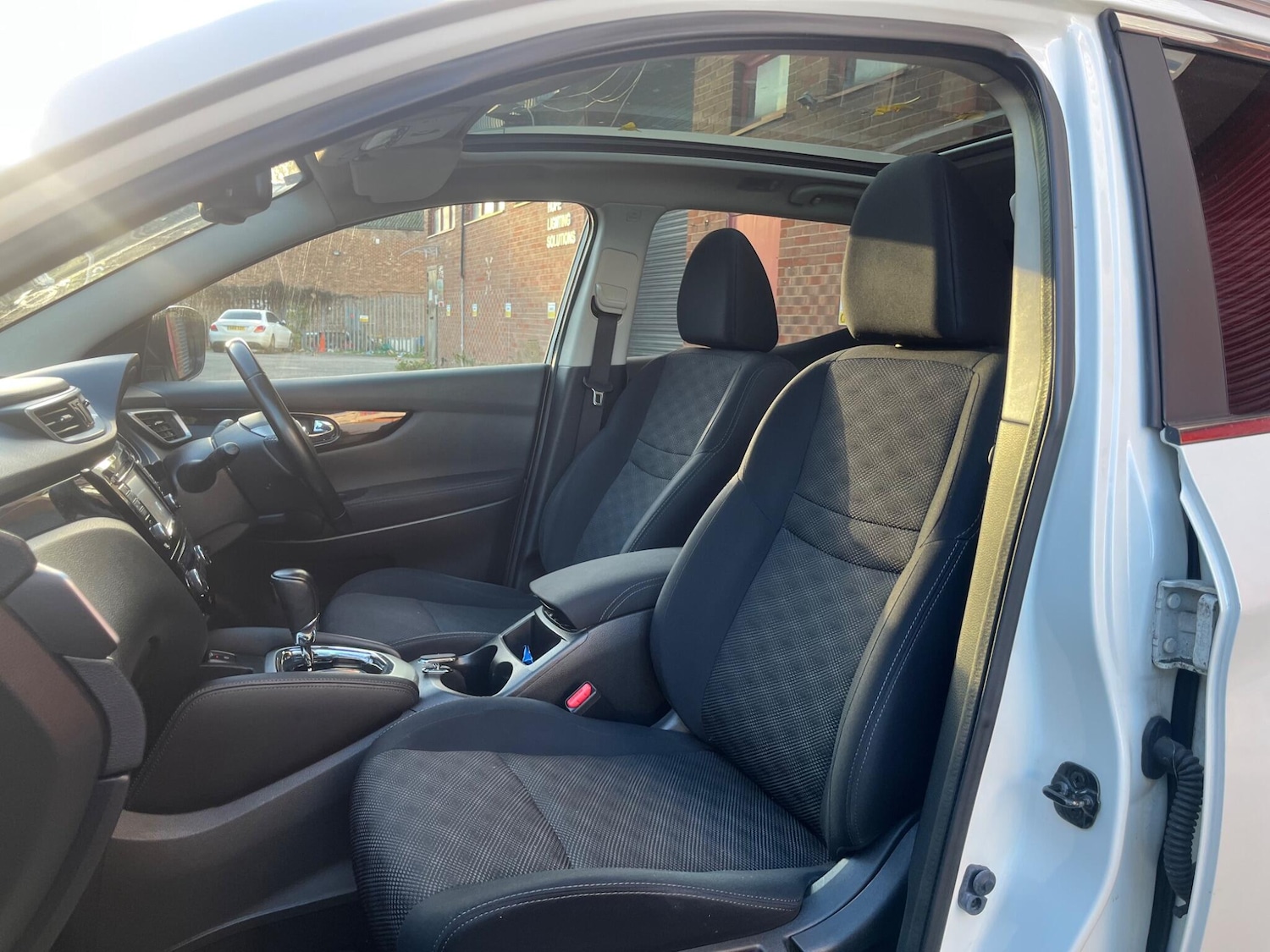 Used Nissan Qashqai 2015 for sale - 76528111: Photo 80