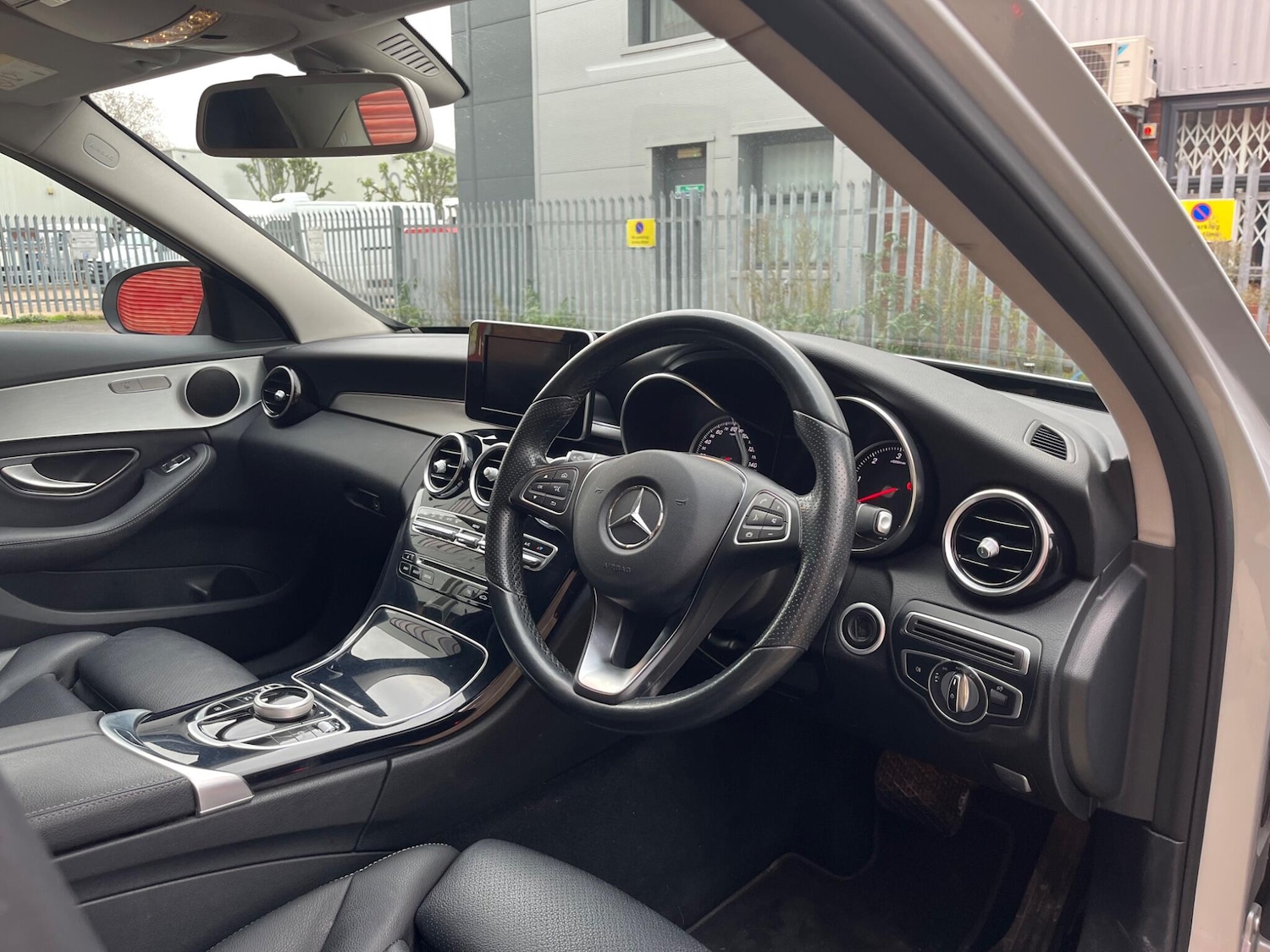 Used Mercedes-Benz C Class 2018 for sale - 76592333: Photo 29