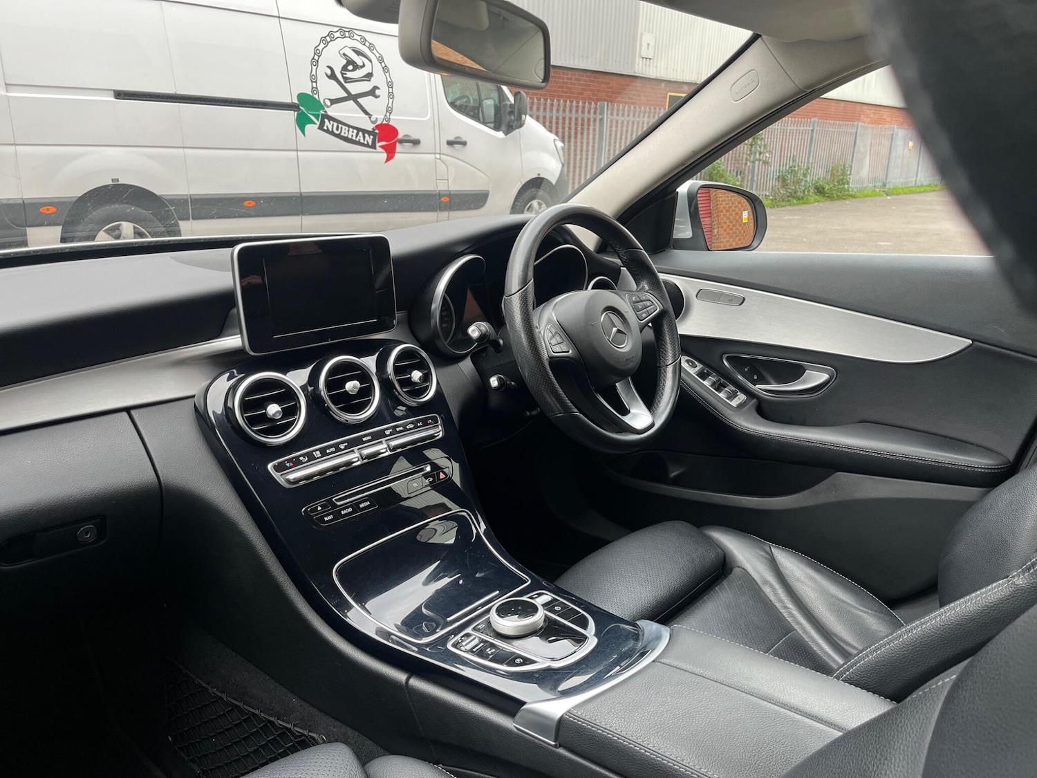 Used Mercedes-Benz C Class 2018 for sale - 76592333: Photo 33