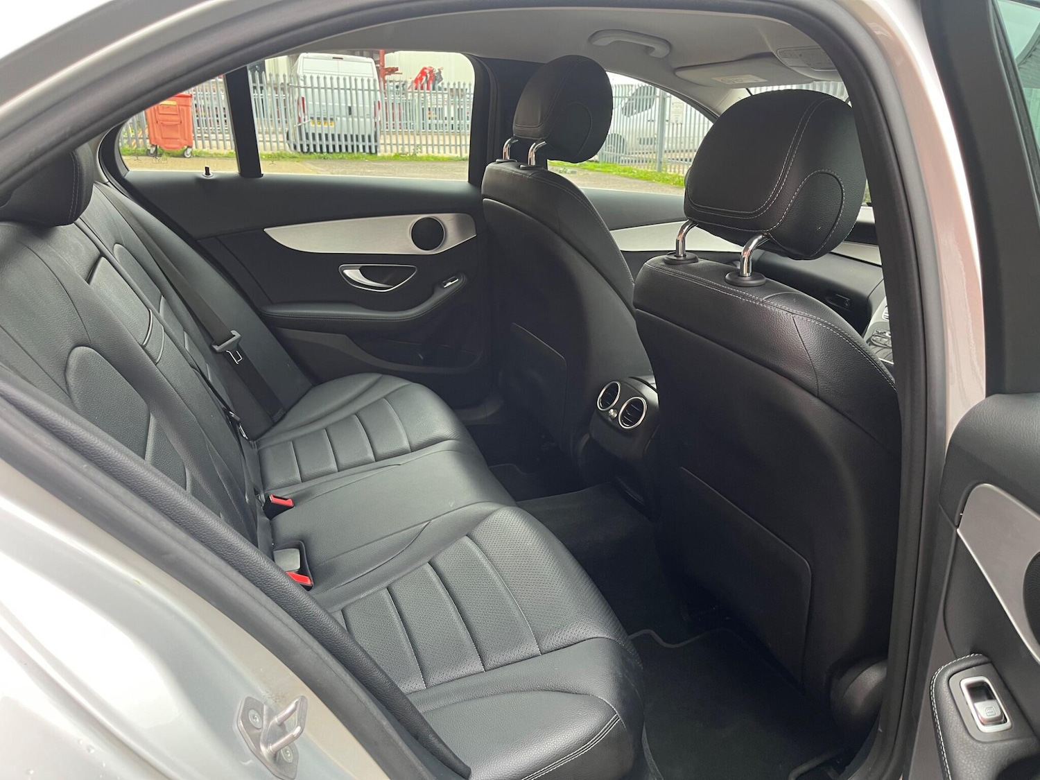 Used Mercedes-Benz C Class 2018 for sale - 76592333: Photo 37